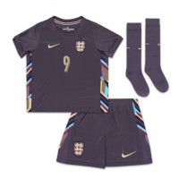 Camiseta Inglaterra Harry Kane #9 Segunda Equipación Replica Eurocopa 2024 para niños mangas cortas (+ Pantalones cortos)